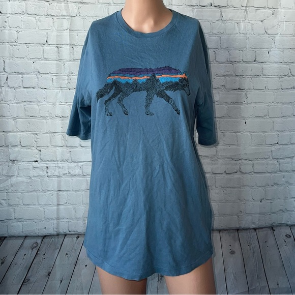 Patagonia Other - Patagonia Regular Fit Dark Blue Wolf Shirt size XS